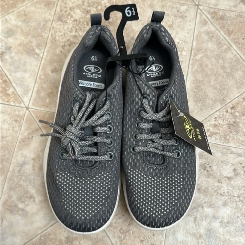 Athletic Works Women's Lifestyle Jogger Sneakers size 6 1/2